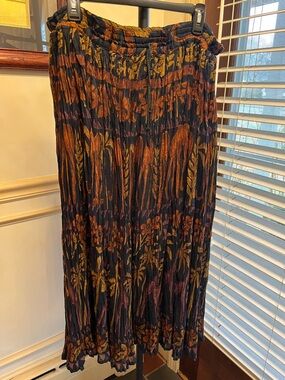 Pleated Floral Maxi Skirt in Black and Rust-Toned Print